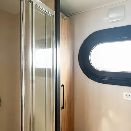 Meerzicht By Droomvilla 度假居 *