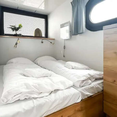 בית נופש Meerzicht By Droomvilla Uitgeest