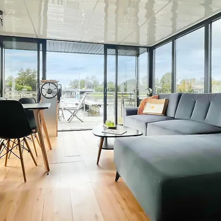 בית נופש Meerzicht By Droomvilla